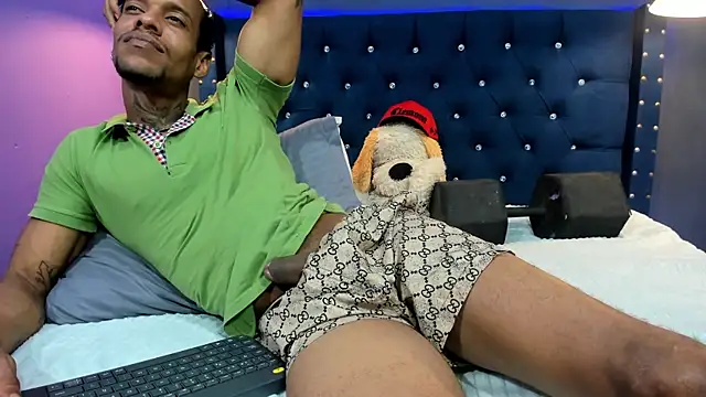 Snapshot of Salomon_koude chatting on November 12, 6:41 pm Salomon koude online show from November 12, 6:41 pm