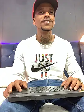 Snapshot of Salomon_koude chatting on December 5, 4:25 pm Salomon koude online show from December 5, 4:25 pm