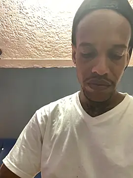 Snapshot of Salomon_koude chatting on December 15, 5:17 pm Salomon koude online show from December 15, 5:17 pm