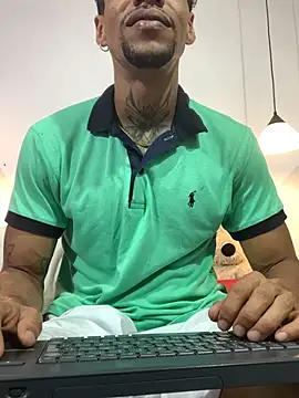 Snapshot of Salomon_koude chatting on April 7, 5:24 pm Salomon koude online show from April 7, 5:24 pm