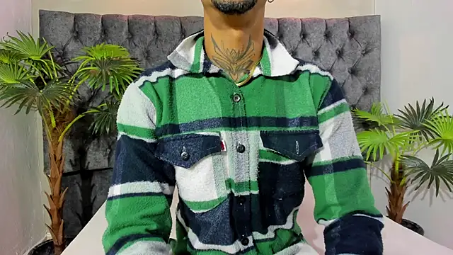 Snapshot of Salomon_koude chatting on April 14, 4:24 pm Salomon koude online show from April 14, 4:24 pm
