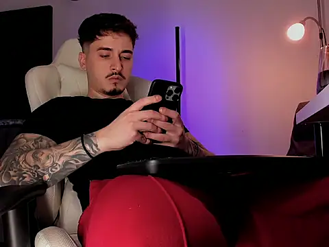 Snapshot of uptomatty chatting on January 15, 3:49 pm uptomatty online show from January 15, 3:49 pm