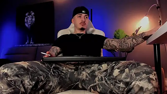 uptomatty online show from February 15, 8:02 am