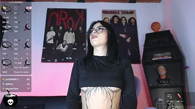 Snapshot of Melanie_Nyx chatting on February 7, 4:27 am Melanie Nyx online show from February 7, 4:27 am