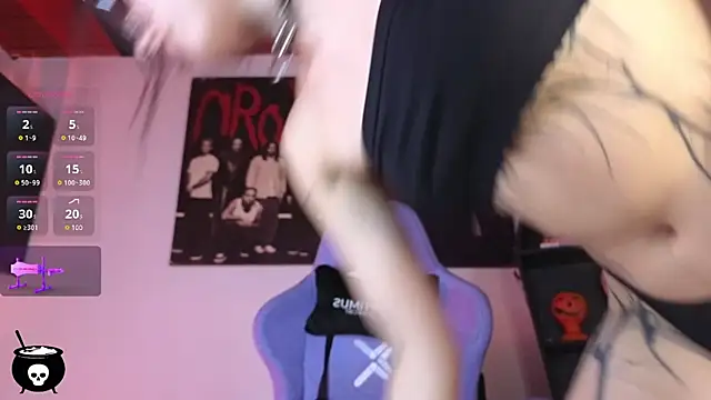 Snapshot of Melanie_Nyx chatting on March 1, 7:41 am Melanie Nyx online show from March 1, 7:41 am