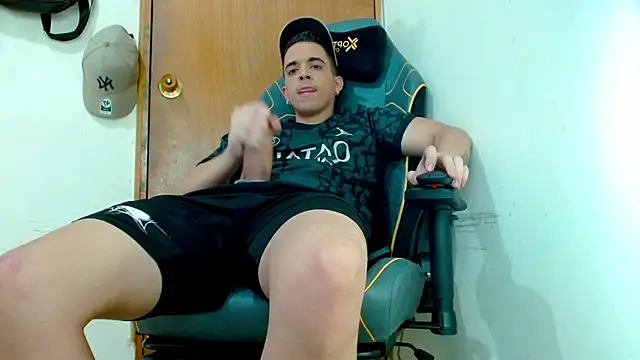 Danyer33 online show from February 20, 10:54 pm