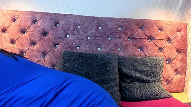 NahomiFireSex online show from February 28, 4:35 am