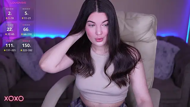 YourLolaBunny online show from May 15, 6:42 am