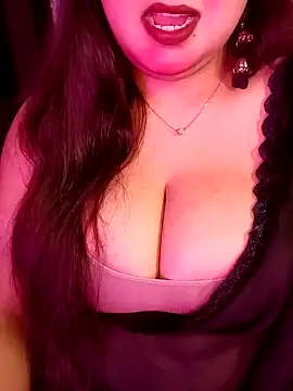 Suhanakhan00 online show from April 4, 10:13 am