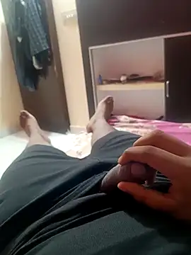 hottboyakash6969 online show from September 18, 6:32 pm