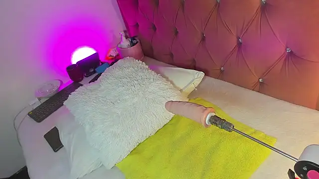 kyliestteel online show from March 22, 4:32 pm