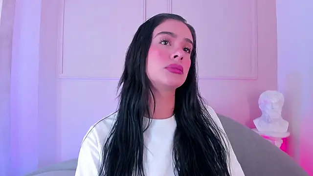 Snapshot of victoria_milann chatting on November 25, 2:39 pm victoria milann online show from November 25, 2:39 pm