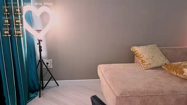 Alinablisskiss online show from February 6, 2:00 am