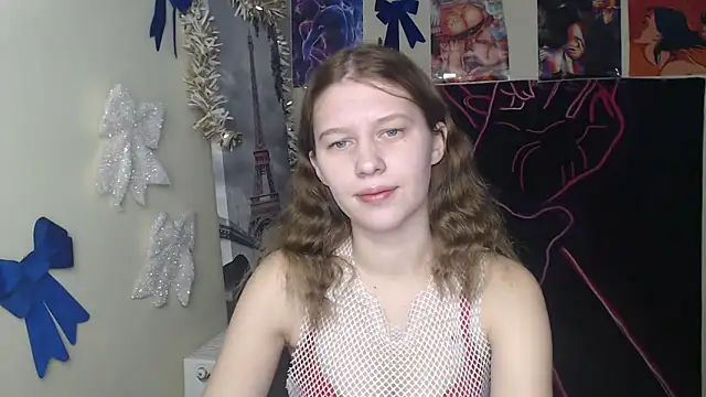 Snapshot of StellaCRL chatting on December 17, 7:47 am StellaCRL online show from December 17, 7:47 am