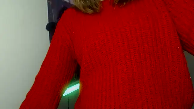 Snapshot of StellaCRL chatting on February 3, 1:27 pm StellaCRL online show from February 3, 1:27 pm