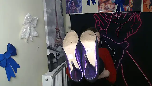 Snapshot of StellaCRL chatting on February 9, 3:27 pm StellaCRL online show from February 9, 3:27 pm