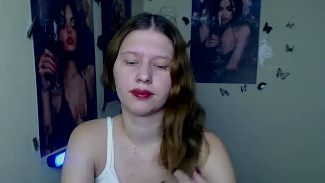 Snapshot of StellaCRL chatting on February 19, 7:43 pm StellaCRL online show from February 19, 7:43 pm