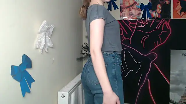 Snapshot of StellaCRL chatting on February 22, 7:19 am StellaCRL online show from February 22, 7:19 am