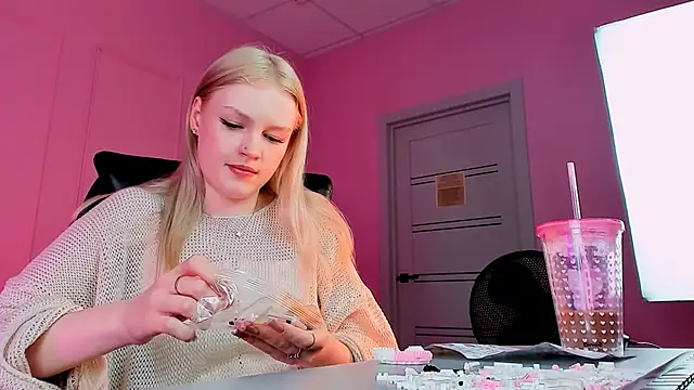 GraceGlamour online show from January 19, 8:29 am