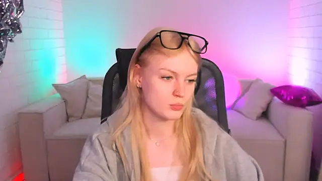 GraceGlamour online show from February 10, 8:20 am