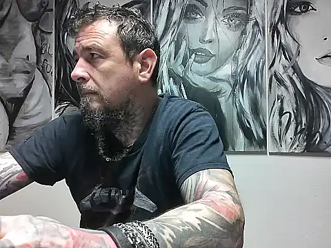 Snapshot of dani4334 chatting on February 1, 8:18 am dani4334 online show from February 1, 8:18 am