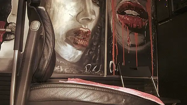 Snapshot of dani4334 chatting on October 2, 8:32 am dani4334 online show from October 2, 8:32 am