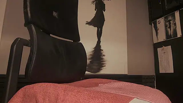 Snapshot of dani4334 chatting on October 10, 9:08 am dani4334 online show from October 10, 9:08 am