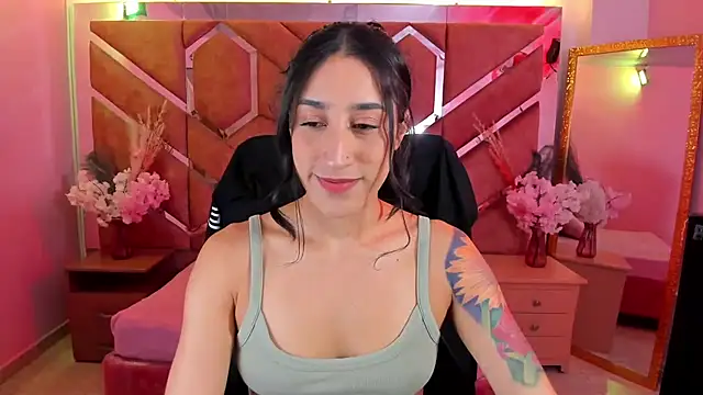 Snapshot of Eimy_Sexy_ chatting on July 28, 6:20 pm Eimy Sexy online show from July 28, 6:20 pm