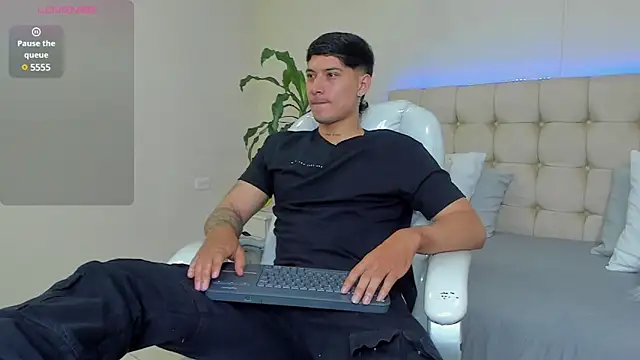 Damian23   online show from February 4, 12:33 pm