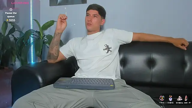 Damian23   online show from February 8, 3:30 am