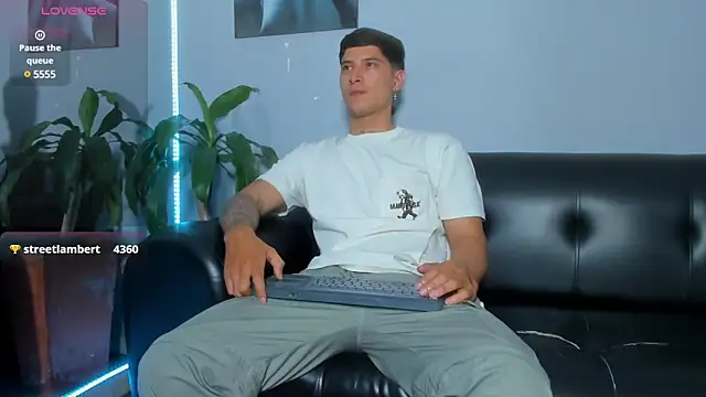 Damian23   online show from February 8, 6:33 am