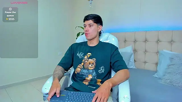 Damian23   online show from February 12, 1:48 pm