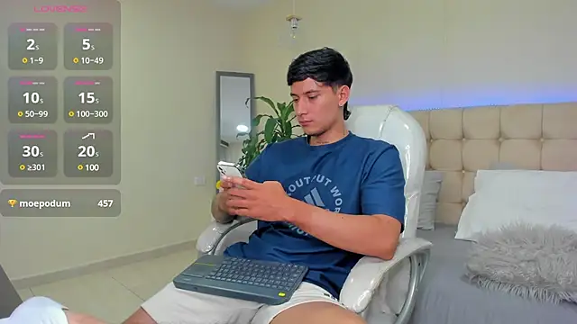 Damian23   online show from February 19, 4:00 pm