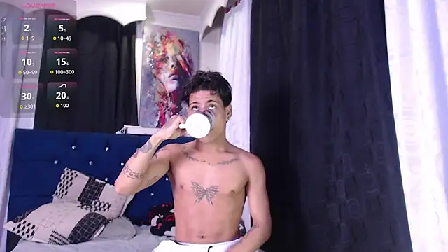 Sexys Boys Hot1 online show from December 17, 1:44 am