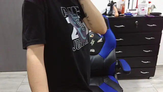 thomascooper7 online show from January 31, 9:48 am