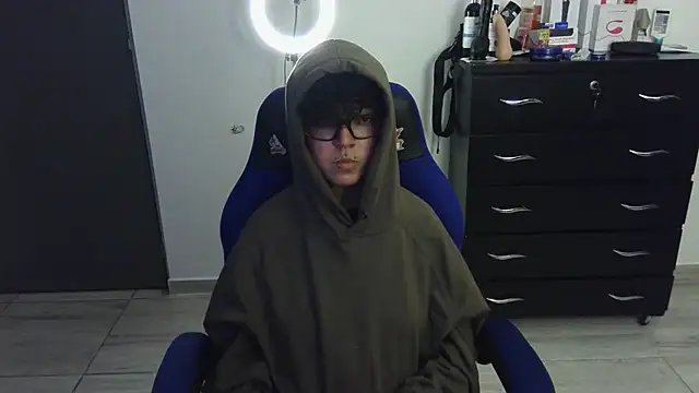 thomascooper7 online show from February 5, 4:16 am