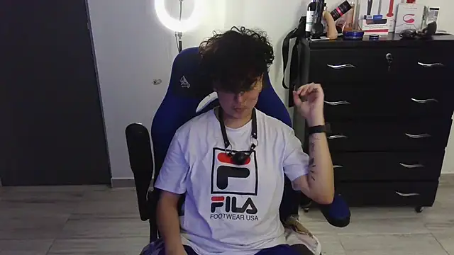 thomascooper7 online show from February 11, 3:50 am