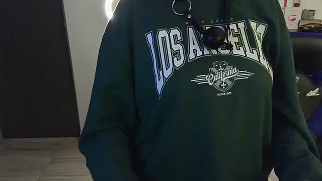 thomascooper7 online show from February 14, 3:33 am