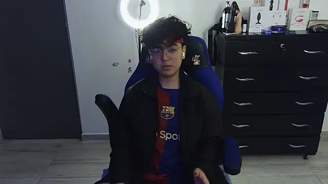 thomascooper7 online show from February 18, 1:32 am