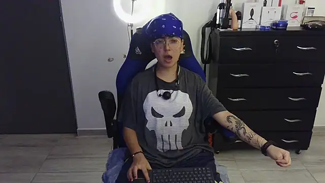 thomascooper7 online show from February 19, 2:23 am