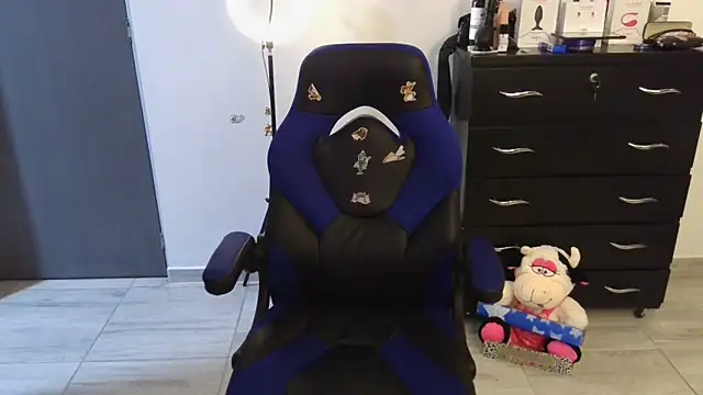 thomascooper7 online show from March 3, 4:03 am