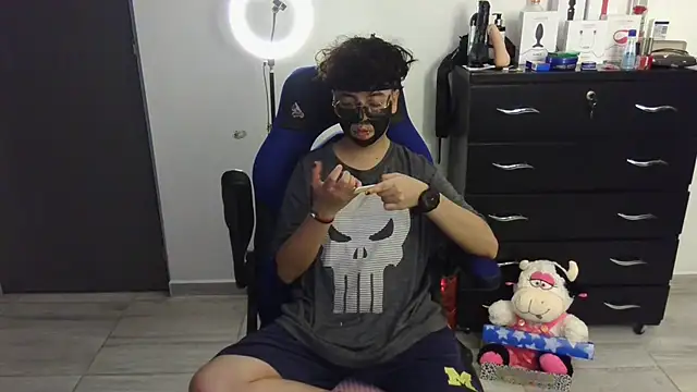 thomascooper7 online show from March 11, 12:33 am