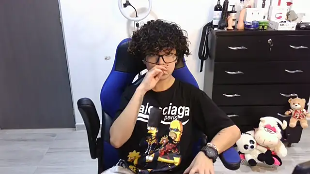 thomascooper7 online show from September 17, 7:15 pm