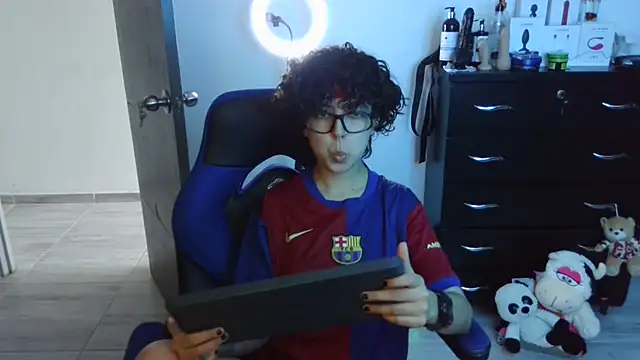 thomascooper7 online show from September 25, 6:33 pm