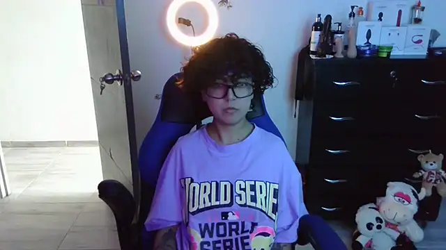 thomascooper7 online show from October 11, 7:12 pm