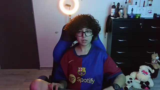 thomascooper7 online show from October 20, 2:01 am