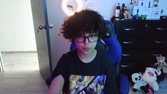 thomascooper7 online show from October 20, 6:30 pm