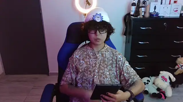 thomascooper7 online show from November 8, 6:18 pm