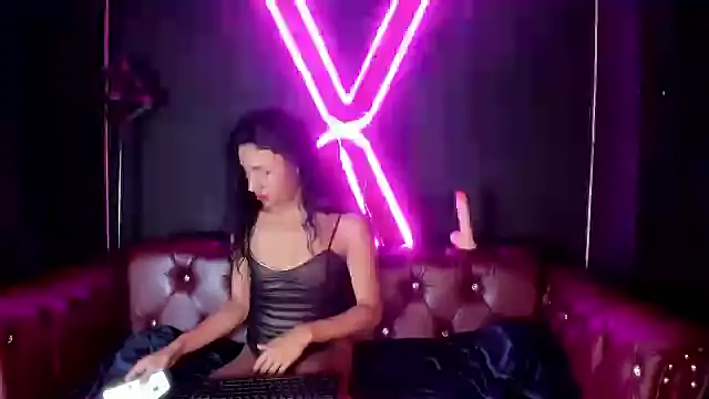 Snapshot of Sabrina_Rosse__ chatting on February 4, 3:44 am Sabrina Rosse online show from February 4, 3:44 am
