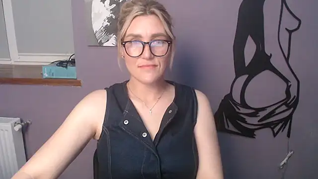 Snapshot of _sexy_lady chatting on May 22, 1:06 pm sexy lady online show from May 22, 1:06 pm